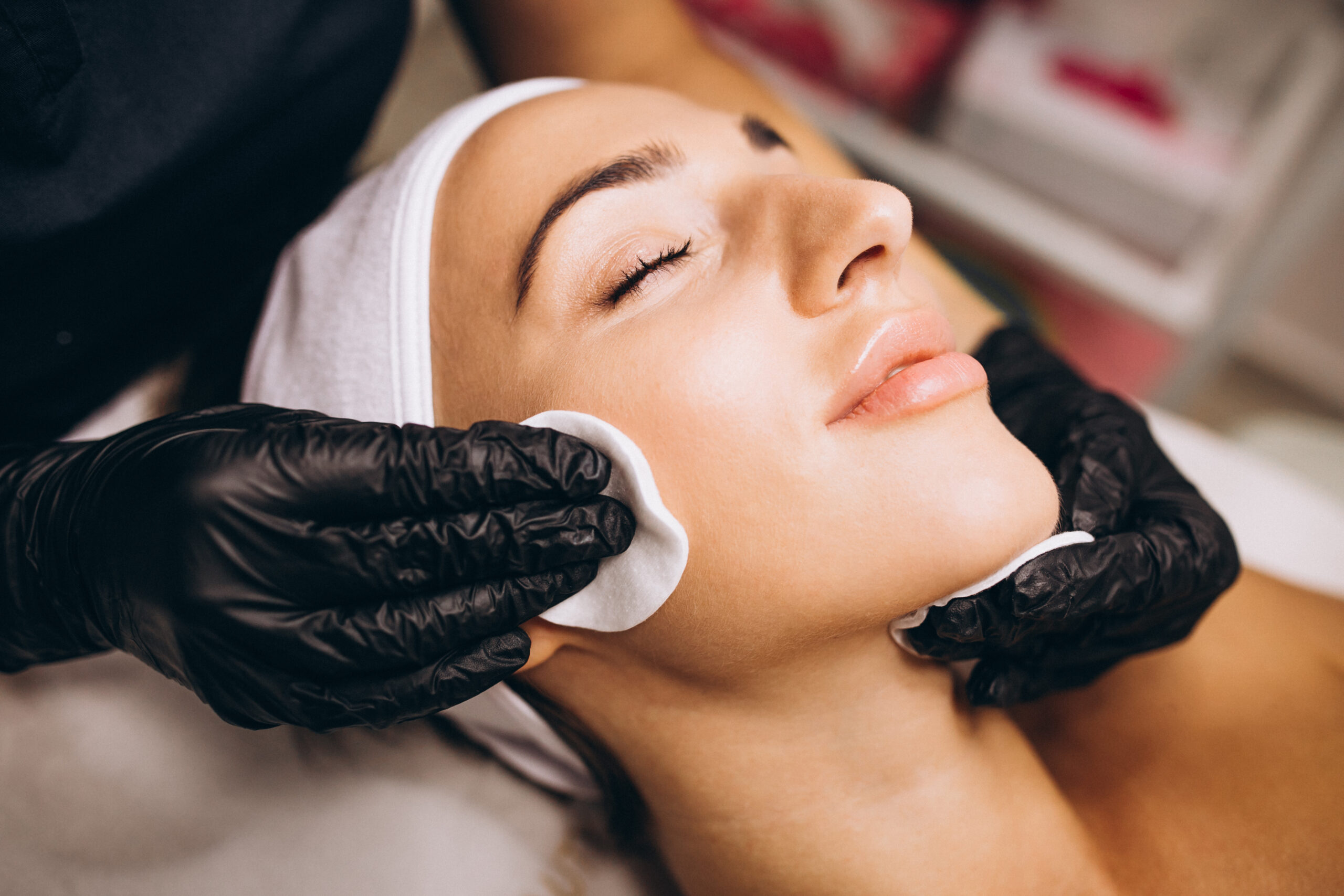 Hydrafacial vs. Deep Cleansing Facial in Beverly Hills